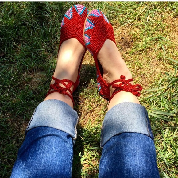 Anthropologie Shoes - Anthropologie Painted Bird Lace Up Crochet Flats 8